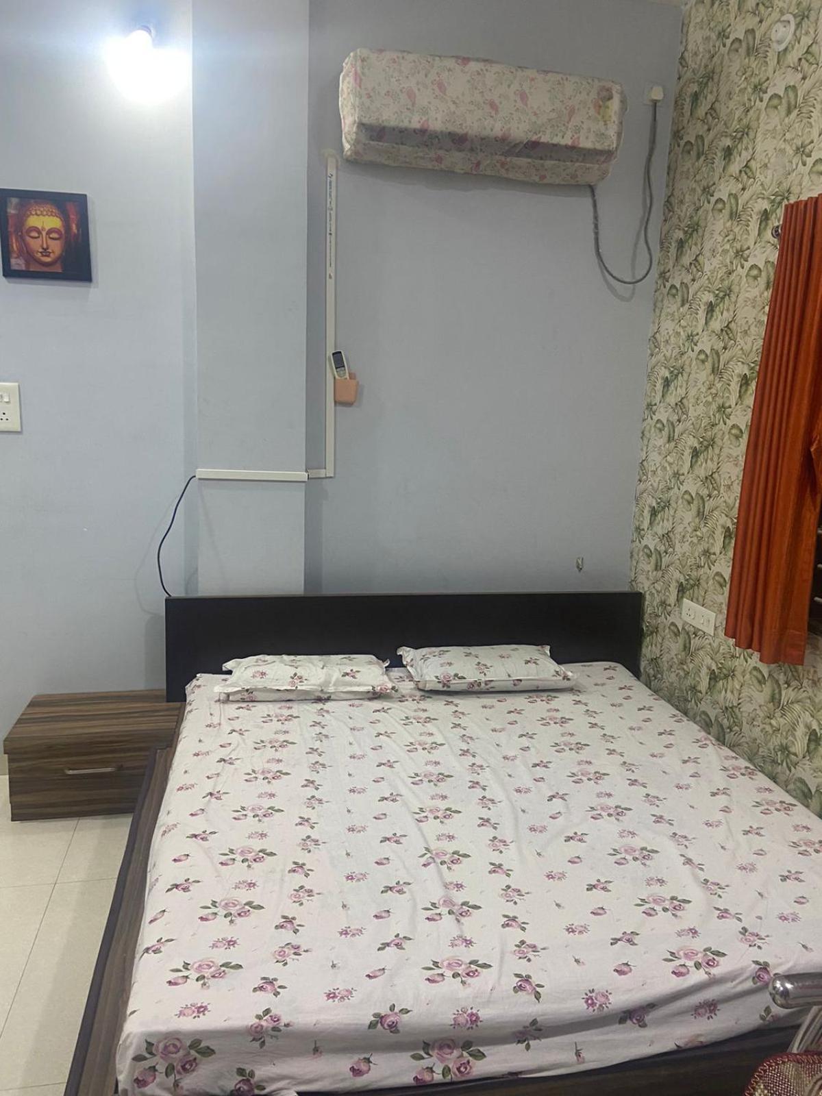 Badal Near Iim Indore, Rrcat And Ips, Medicap Apartment