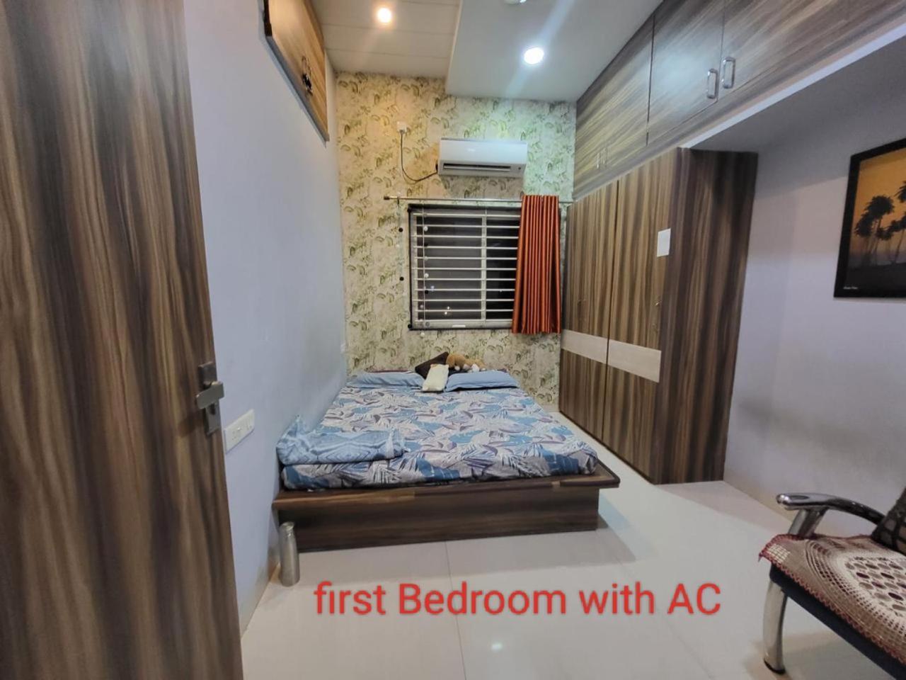 Apartment Badal Near Iim Indore, Rrcat And Ips, Medicap