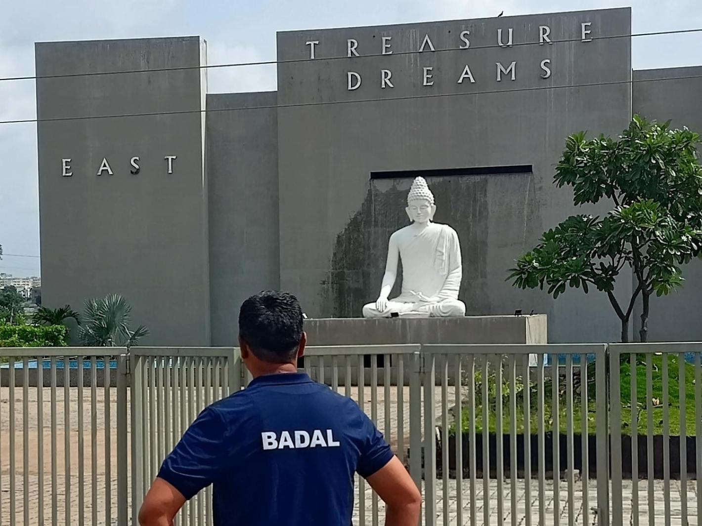 Badal Near Iim Indore, Rrcat And Ips, Medicap Indore